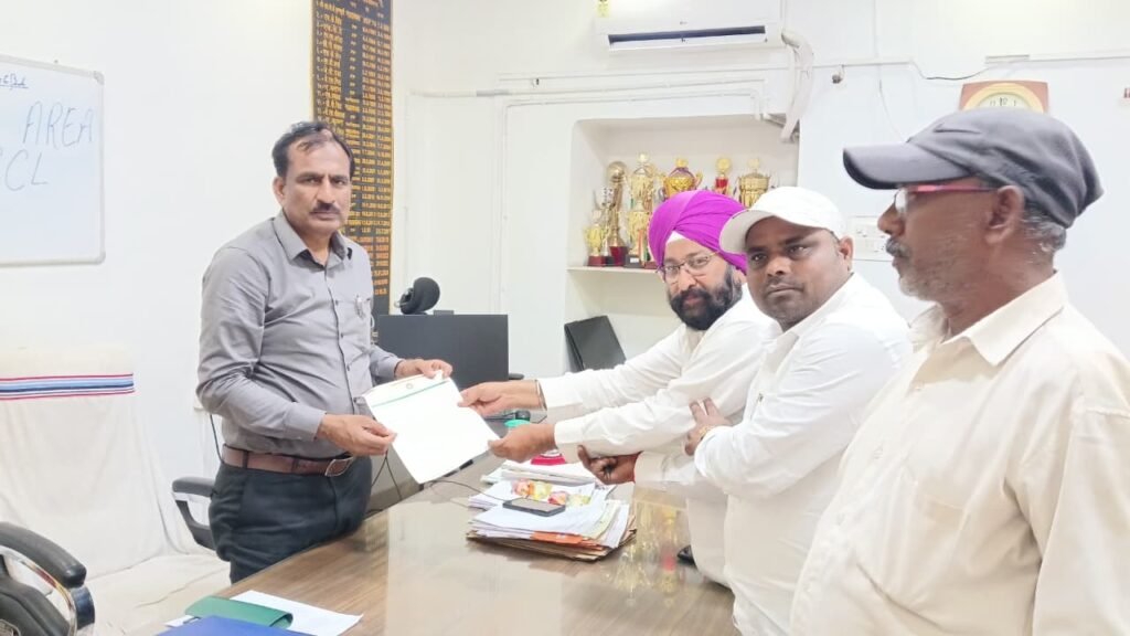 लोदना हॉस्पिटल कॉलोनी की पेयजल समस्या को लेकर महाप्रबंधक से मिला प्रतिनिधिमंडल, पाइपलाइन मरम्मत के निर्देश