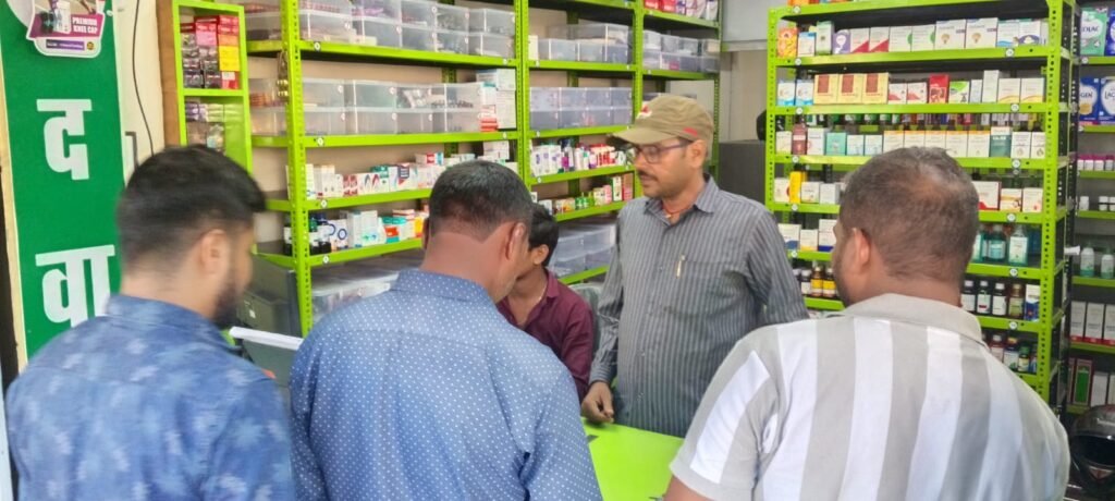 धनबाद नगर निगम की कार्रवाई: माधुरी पैलेस में ट्रेड लाइसेंस जांच, नियम उल्लंघन पर ₹10 हजार का जुर्माना