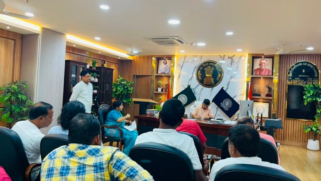 झरिया की जनसमस्याओं को लेकर विधायक रागिनी सिंह ने उपायुक्त से की मुलाकात, गैस रिसाव और जर्जर सड़क का मुद्दा उठाया