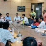 धनबाद में मतदाता सूची विशेष पुनरीक्षण की समीक्षा, मुख्यालय से पहुंचे उप निर्वाचन पदाधिकारी ने दिए सख्त निर्देश