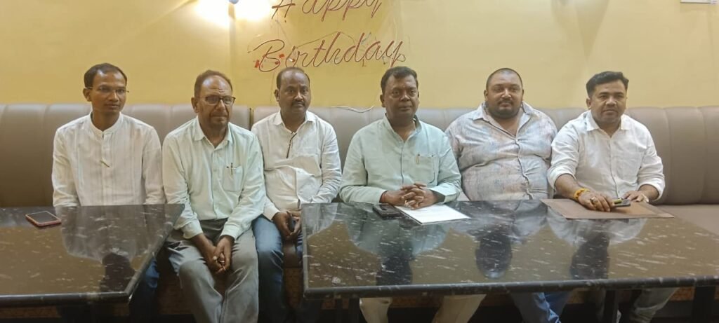 बोकारो थर्मल पहुंचे गिरिडीह सांसद, DVC प्रबंधन के समक्ष विस्थापितों से जुड़े कई मुद्दे उठाए