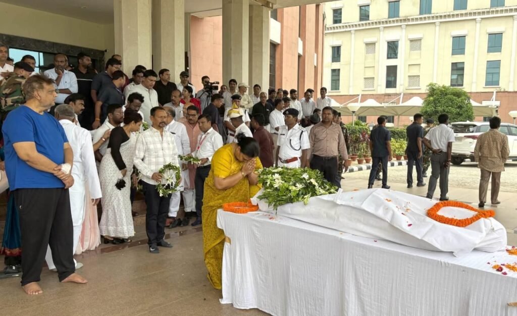 झारखंड विधानसभा परिसर में पूर्व मंत्री मन्नान मल्लिक को दी गई अंतिम श्रद्धांजलि