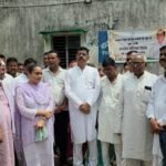 Dhanbad News: पूर्व मंत्री मन्नान मल्लिक को जिला कांग्रेस ने दी भावभीनी श्रद्धांजलि, कांग्रेस ध्वज अर्पित कर दी अंतिम विदाई