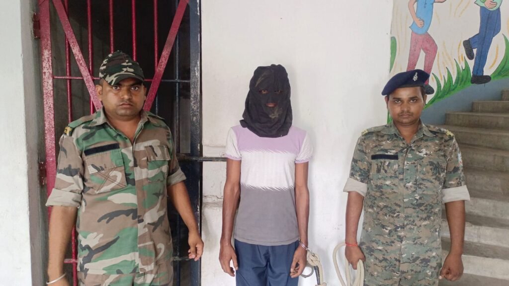 Pakur News: सरकारी कार्य में बाधा और दंडाधिकारी को धमकी देने के आरोप में चालक गिरफ्तार