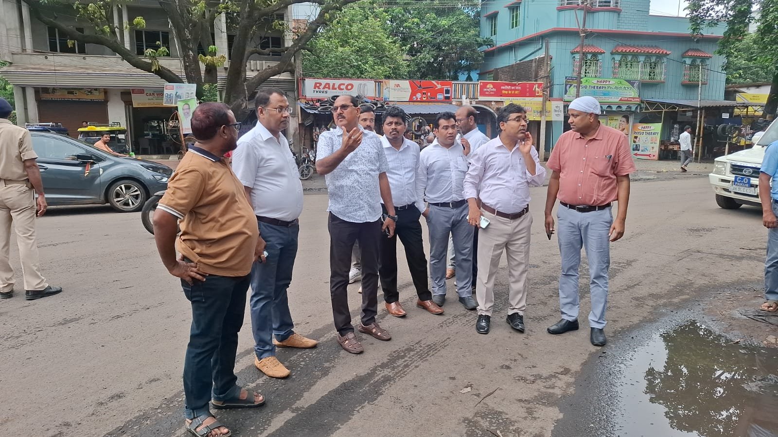 Pakur News: पुराना डीसी मोड़ पर स्थापित होगी गुरुजी शिबू सोरेन की प्रतिमा, प्रशासन और झामुमो ने किया स्थल चयन
