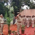 Sindri News: सिंदरी ADPO कार्यालय पहुंचे IG शैलेन्द्र कुमार सिन्हा, सुरक्षा व्यवस्था की समीक्षा