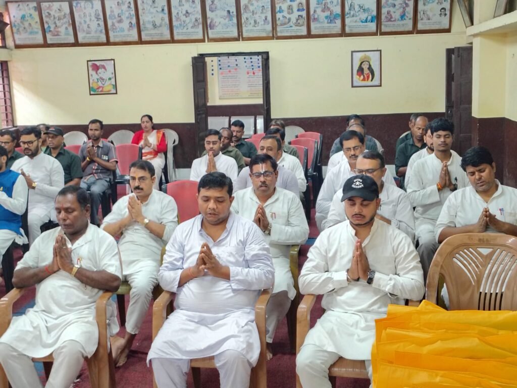 सिंदरी में राष्ट्रीय स्वयंसेवक संघ का गुरु दक्षिणा कार्यक्रम आयोजित, स्वयंसेवकों ने किया समर्पण