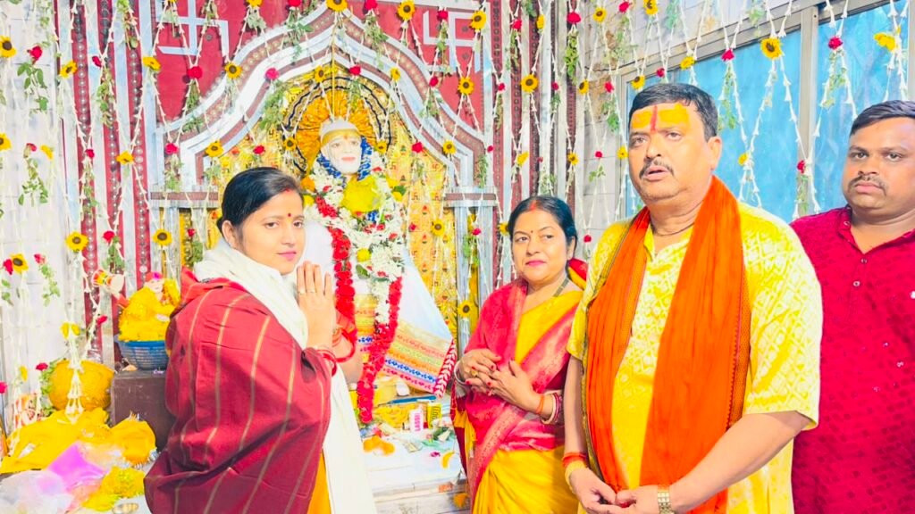 गुरु पूर्णिमा पर धार्मिक आयोजनों में शामिल हुईं झरिया विधायक रागिनी सिंह, क्षेत्र की सुख-समृद्धि की कामना