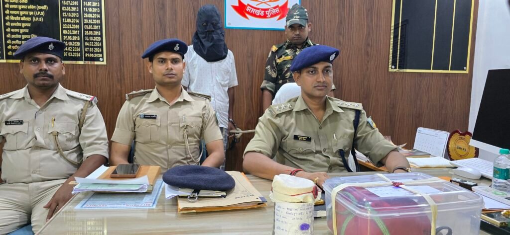 Pakur News: पाकुड़ पुलिस की बड़ी कार्रवाई, 420 ग्राम गांजा जब्त; एक तस्कर गिरफ्तार
