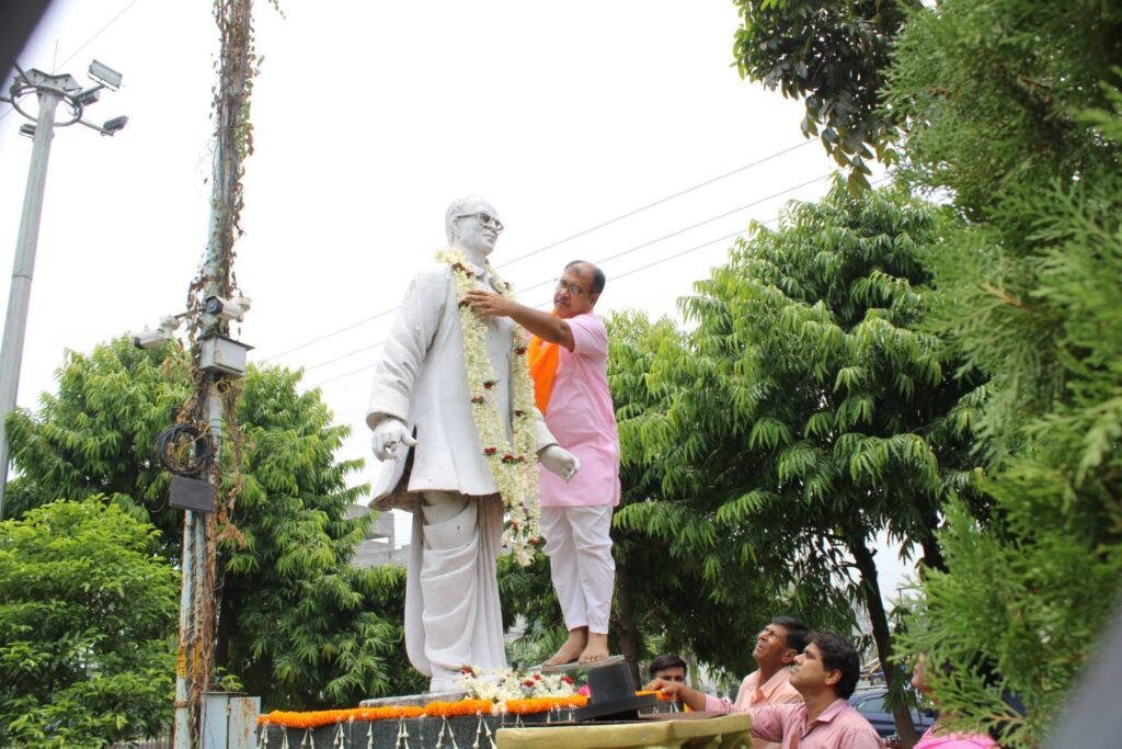 राष्ट्रीय चिकित्सक दिवस पर डॉ. बिधान चंद्र राय को श्रद्धांजलि, भाजपा विधायक कृषनेन्दु मुखर्जी ने किया माल्यार्पण