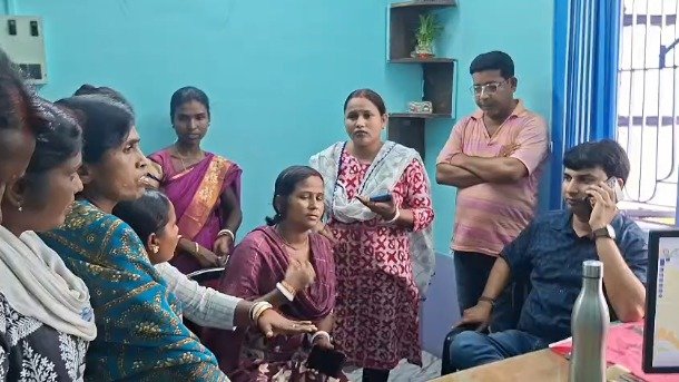 जामुड़िया वार्ड नंबर 7 की महिलाओं ने दिया डेपुटेशन, अन्नपूर्णा भंडार का पैसा नहीं मिला