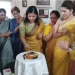 धनबाद में डॉक्टर्स डे पर वरिष्ठ चिकित्सकों का सम्मान, महिलाओं को नियमित स्वास्थ्य जांच का दिया संदेश
