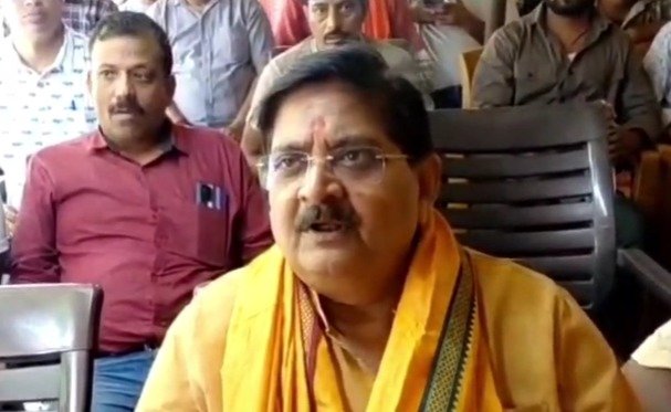 Dhanbad News: झारूडीह में भाजपा बरटांड़ मंडल ने किया ‘मन की बात’ का सामूहिक श्रवण
