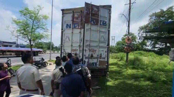 तोपचांची में गौवंश से लदा कंटेनर जब्त, तीन दर्जन से अधिक मवेशी मिलने की चर्चा