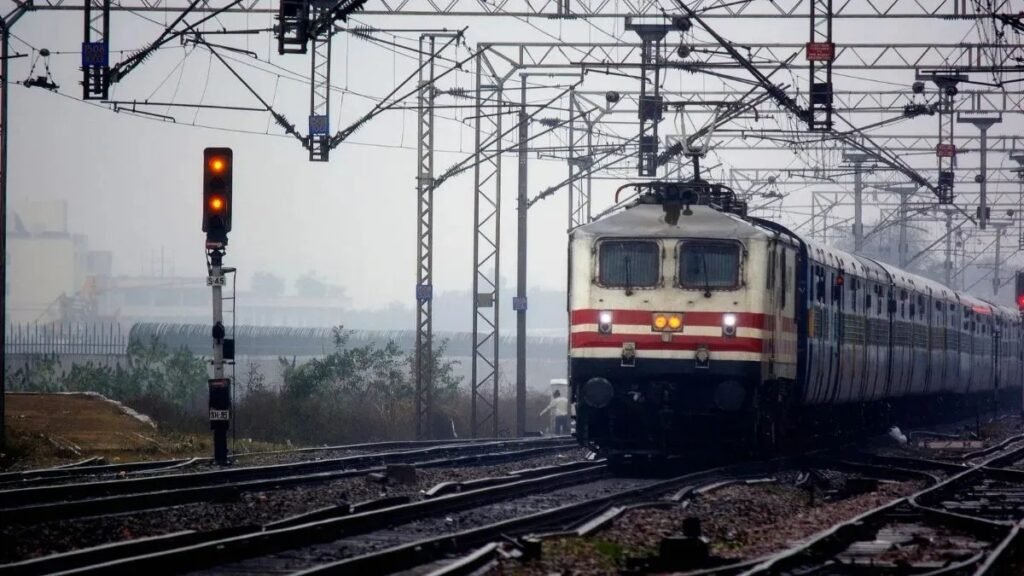 धनबाद रूट पर 2 जोड़ी स्पेशल ट्रेनों का परिचालन, यात्रियों को मिलेगी अतिरिक्त सुविधा