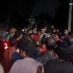 रानीगंज में कथित अवैध संबंध के आरोप पर बवाल, जिला सभाधिपति के घर के बाहर प्रदर्शन