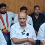 प्रिंस खान विवाद पर धनबाद की राजनीति गरम, अरूप चटर्जी ने सांसद ढुल्लू महतो पर साधा निशाना