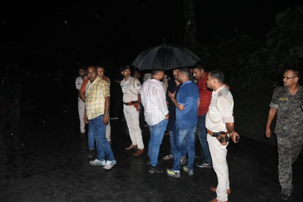 धनबाद में पुलिस और अपराधियों के बीच मुठभेड़, दो बदमाश घायल; तीसरा फरार