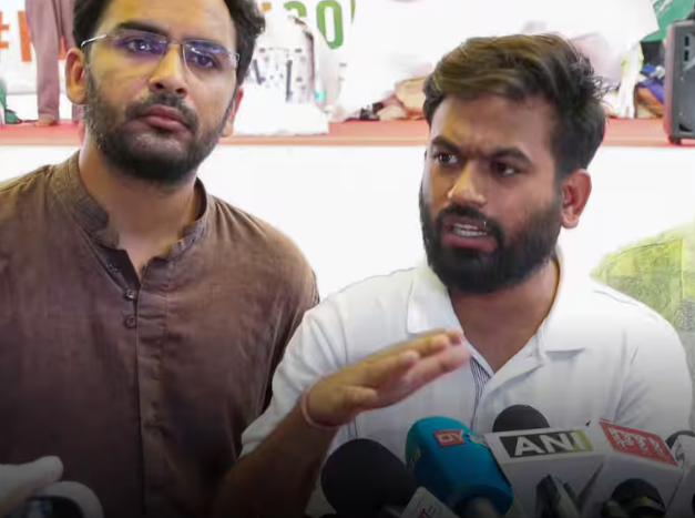 CJP संस्थापक अभिजीत दीपके के परिवार की संपत्ति की जांच की मांग, RTI एक्टिविस्ट ने कई एजेंसियों से की शिकायत