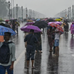 दिल्ली-NCR में मूसलाधार बारिश, कई इलाकों में जलभराव और लंबा ट्रैफिक जाम