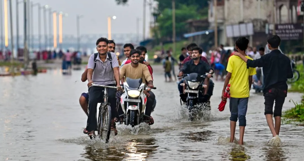 देश के कई राज्यों में भारी बारिश का अलर्ट, दिल्ली में भी बरसेंगे बादल