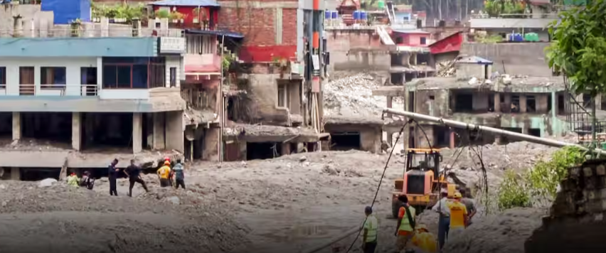 नेपाल में हेडटीचर की सूझबूझ से बची 900 छात्रों की जान, 10 मिनट की देरी पड़ सकती थी भारी