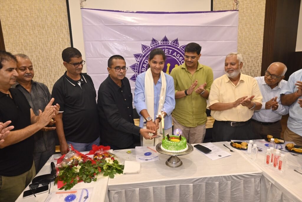 बीसीसीआई महिला तेज गेंदबाज कैंप के लिए चयनित अनंदिता किशोर का डीसीए ने किया सम्मान
