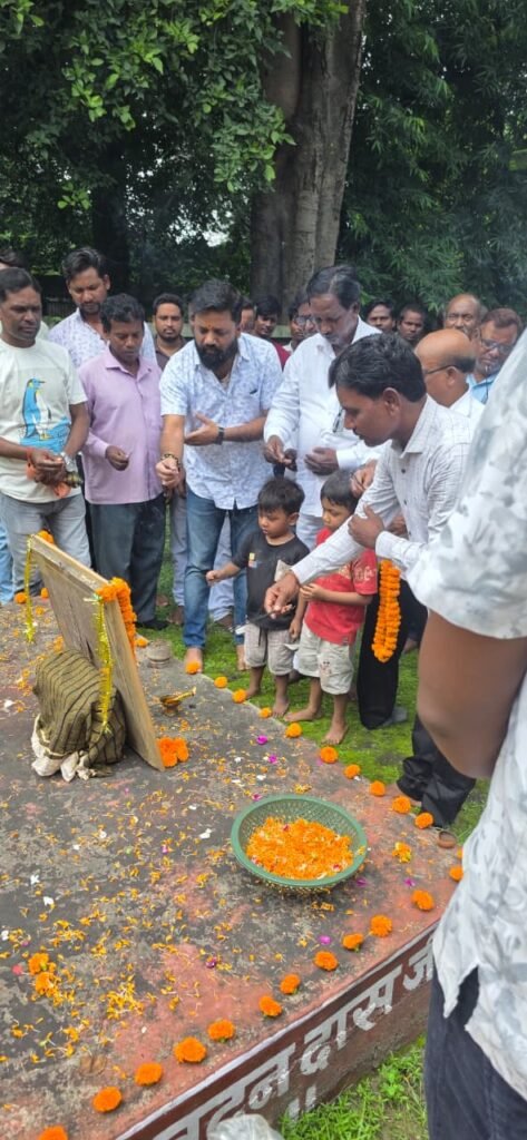 श्रमिक आंदोलन के पुरोधा स्वर्गीय बढ़न दास को अश्रुपूरित श्रद्धांजलि, शहादत दिवस पर निकली श्रद्धांजलि यात्रा