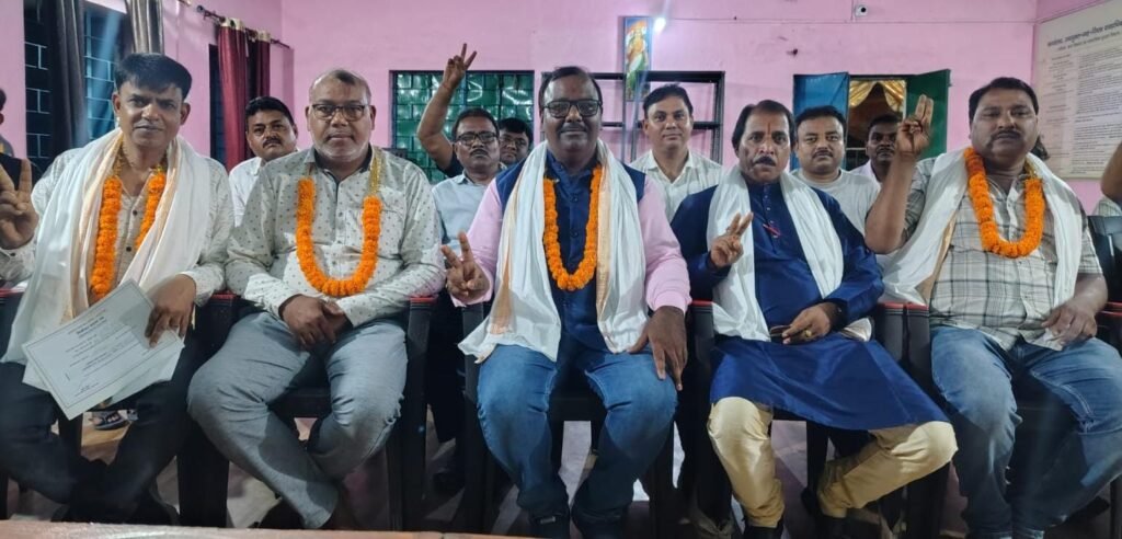 Katras News: बरनवाल मोदी सेवा समिति की नई कार्यकारिणी गठित, पिंटू कुमार बरनवाल बने अध्यक्ष