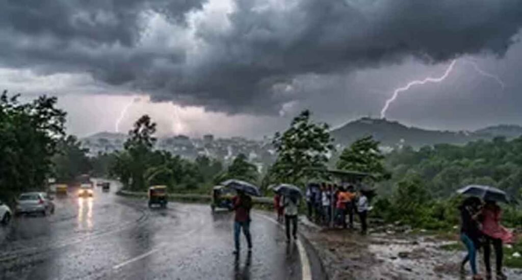 बिहार में फिर सक्रिय हुआ मानसून, कई जिलों में भारी बारिश और वज्रपात की चेतावनी