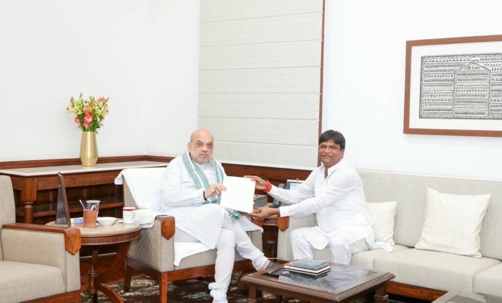 धनबाद के विकास और कानून-व्यवस्था को लेकर अमित शाह से मिले सांसद ढुलू महतो
