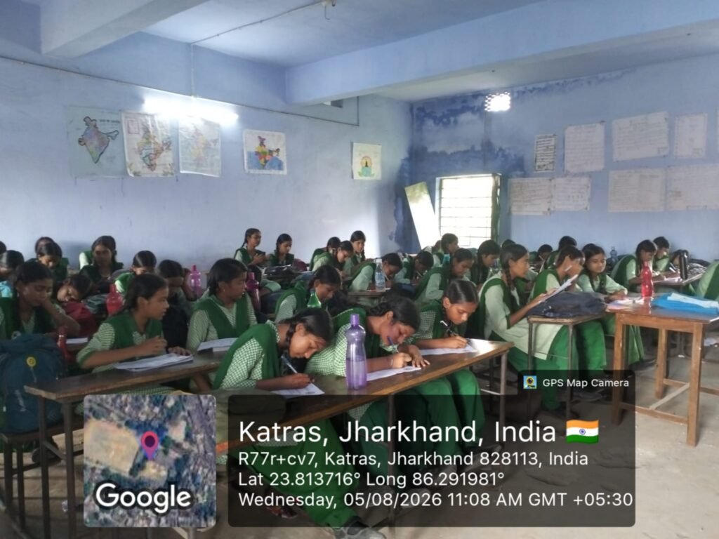 बीसीसीएल क्षेत्र के दो और स्कूलों में शुरू हुई आईआईटी (आईएसएम) की STEM कक्षाएं, विद्यार्थियों को मिल रही प्रयोग आधारित शिक्षा