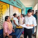 धनबाद में मतदाता सूची पुनरीक्षण को लेकर विशेष कैंप, जिला निर्वाचन पदाधिकारी ने मतदान केंद्रों का किया निरीक्षण