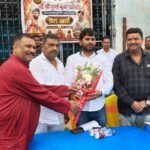धनबाद में न्यू स्टेशन रेलवे कॉलोनी दुर्गा पूजा की तैयारी तेज, 61वें उत्सव में दिखेगा आदिवासी कबीला थीम