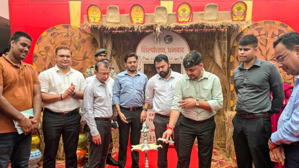 धनबाद के DMC मॉल में दो दिवसीय शिल्पोत्सव शुरू, 51 स्टॉल्स पर दिखी स्थानीय कला और संस्कृति की झलक