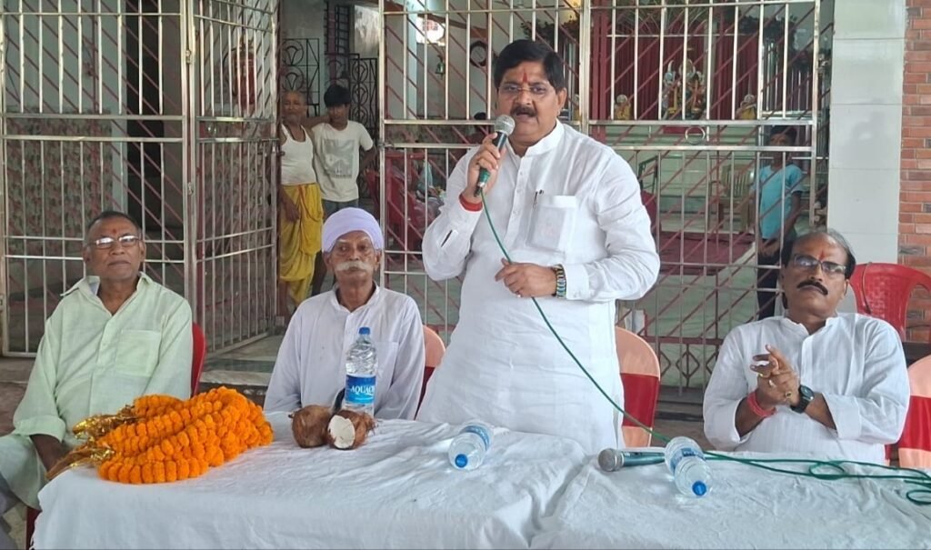 नूतनडीह कॉलोनी में सार्वजनिक शेड का निर्माण शुरू, विधायक राज सिन्हा ने किया शुभारंभ