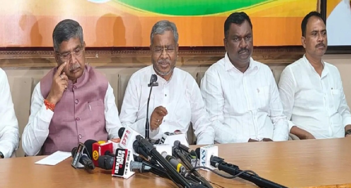 झारखंड बंद का ऐलान: छात्रों पर लाठीचार्ज के विरोध में भाजपा का प्रदर्शन, आवश्यक सेवाओं को बंद से रखा बाहर