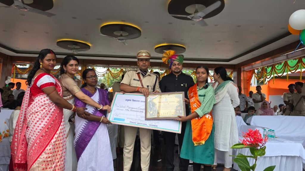 स्वतंत्रता दिवस पर धनबाद के 39 स्कूल सम्मानित, KGBV गोविंदपुर को मिला जिला स्तरीय सम्मान