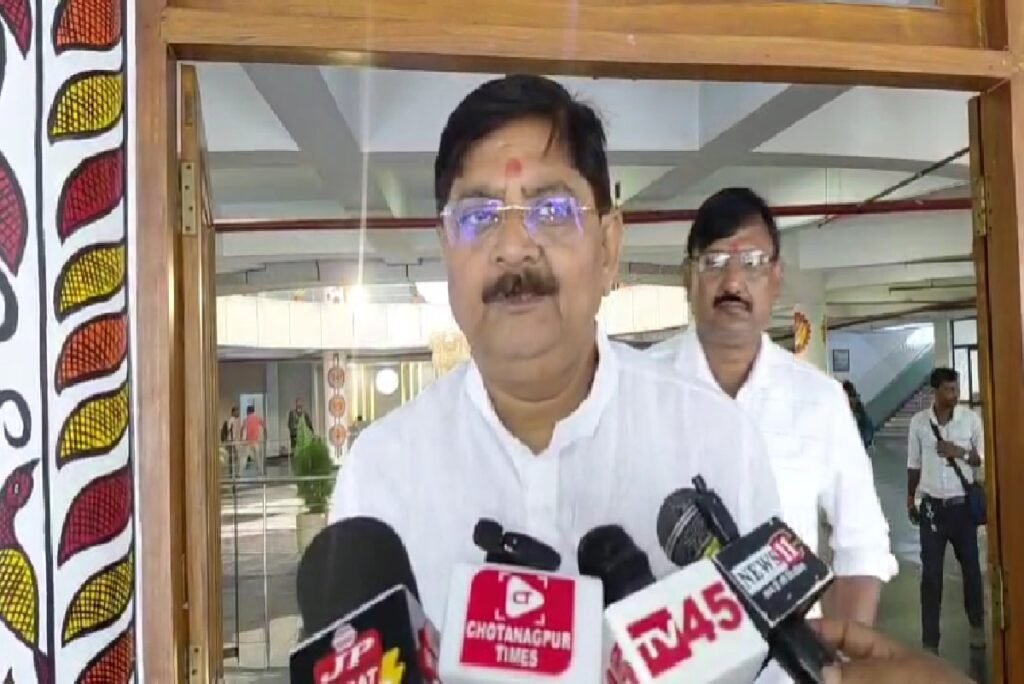 धनबाद विधायक राज सिन्हा ने एसएसपी से की मुलाकात, पुलिस कार्रवाई को बताया ‘आपातकाल’ जैसा