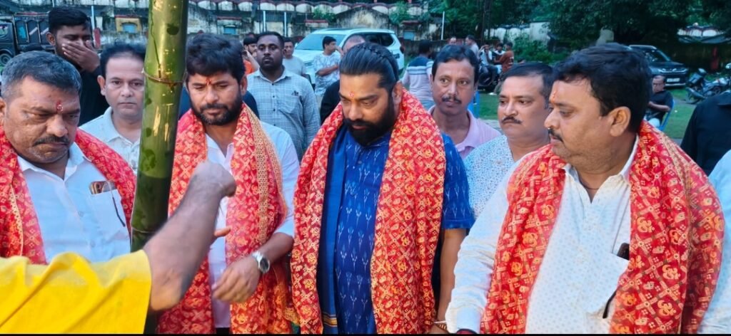 न्यू स्टेशन रेलवे कॉलोनी में दुर्गापूजा को लेकर खूंटी पूजा संपन्न, भव्य पंडाल बनेगा आकर्षण का केंद्र