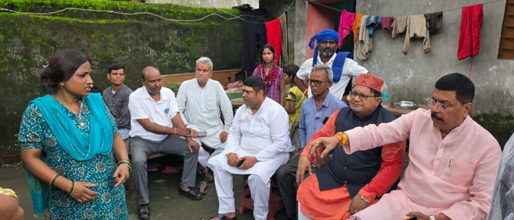 झरिया में भू-धसान से घरों में आई दरारें, रैयतों को मुआवजा दिलाने के लिए सीएमडी से मिलेंगे संतोष सिंह
