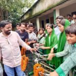 गोविंदपुर के मोहनपुर स्कूल में छात्र-छात्राओं को मिली साइकिल, विधायक चंद्रदेव महतो ने किया वितरण