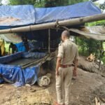 सरायकेला में अवैध शराब के खिलाफ बड़ी कार्रवाई, 5 चुलाई भट्टियां ध्वस्त, 2400 किलो जावा महुआ जब्त