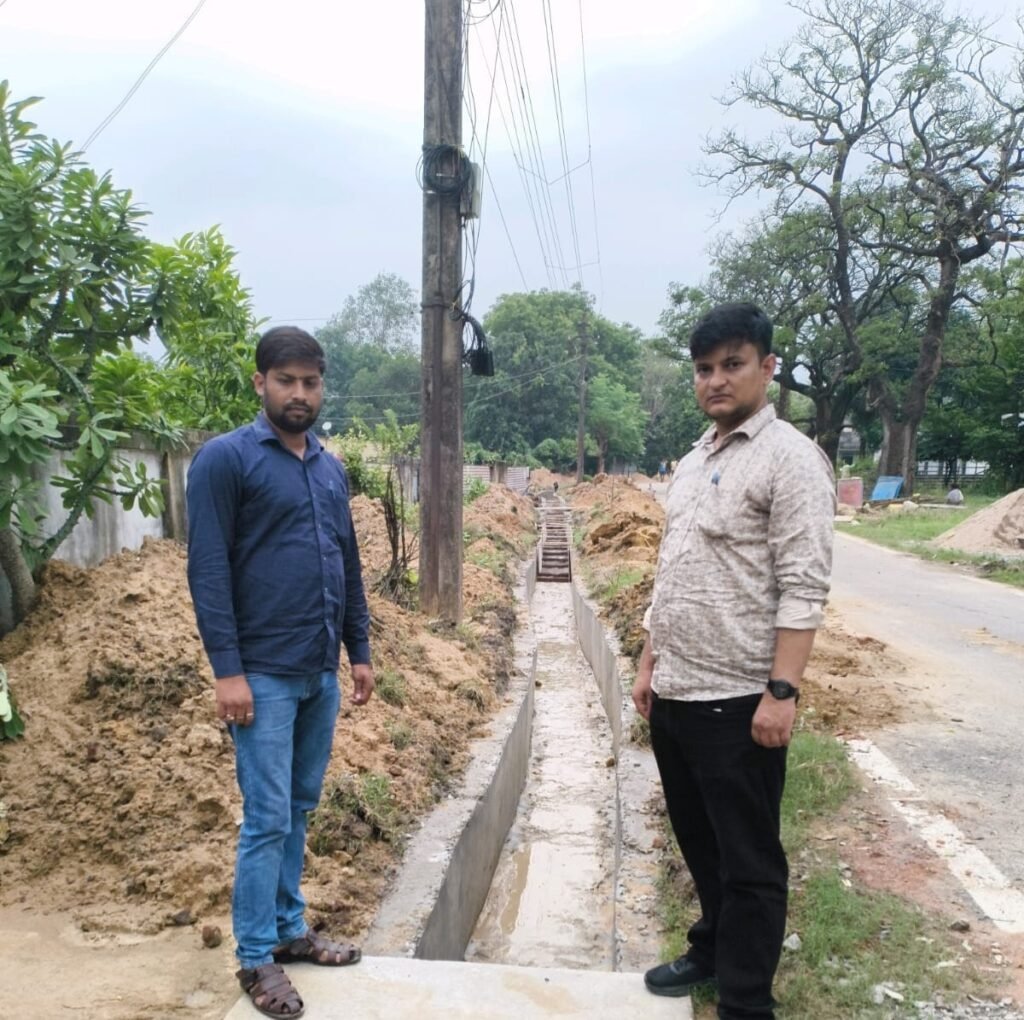 धनबाद में मानकों की अनदेखी पर 100 फीट नाली तुड़वाई, संवेदक को फिर करना पड़ा निर्माण