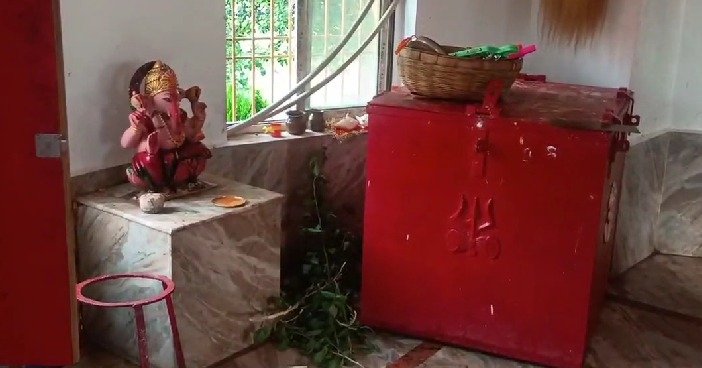सावन के सोमवार जटाधारी मंदिर में चोरी, दानपात्र तोड़कर नकदी ले गए चोर
