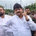 केंदुआडीह धंसी सड़क का विधायक राज सिन्हा ने किया निरीक्षण, काम बंद मिलने पर BCCL GM से जताई नाराजगी