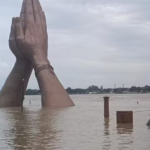 वाराणसी में गंगा-वरुणा का जलस्तर घटा, लोगों को मिली राहत; घाटों पर अभी भी पाबंदियां