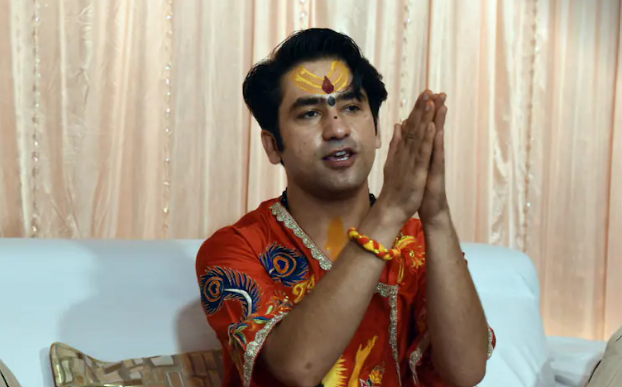 दुर्गा पूजा में नॉनवेज खाने को लेकर धीरेंद्र शास्त्री का बयान, बंगाल में शुरू हुई सियासी बहस