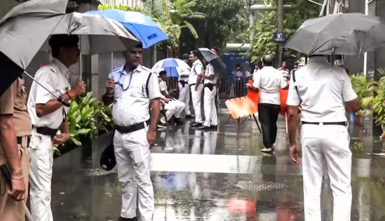 TMC ऑफिस के साइनबोर्ड विवाद में सुप्रीम कोर्ट ने दखल से किया इनकार, हाई कोर्ट में सुनवाई के निर्देश