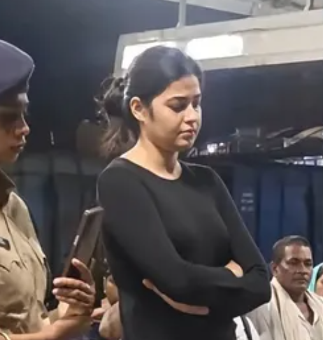 समस्तीपुर ट्रेन शराब कांड: नेहा और ईशान के मोबाइल से खुलेगा राज, SIT कर रही जांच